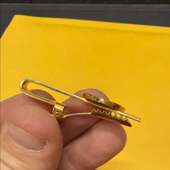 Gold Thistle Emblem Tie Clip - Picture 2 of 3